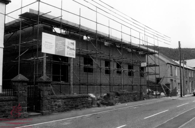 Cairn Court: Under Construction, 1991