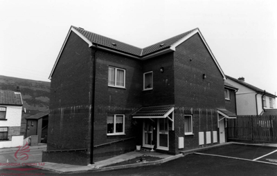 Cairn Court, 1992