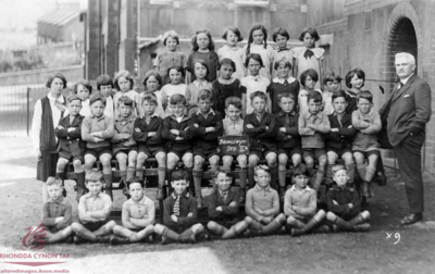 Bronllwyn School Gelli, about 1929