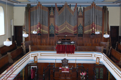 Carmel Chapel,Penrhiwceiber:balcony & organ