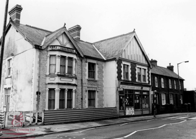Crown Café and Newsagent's, Crown Hill, March 1977